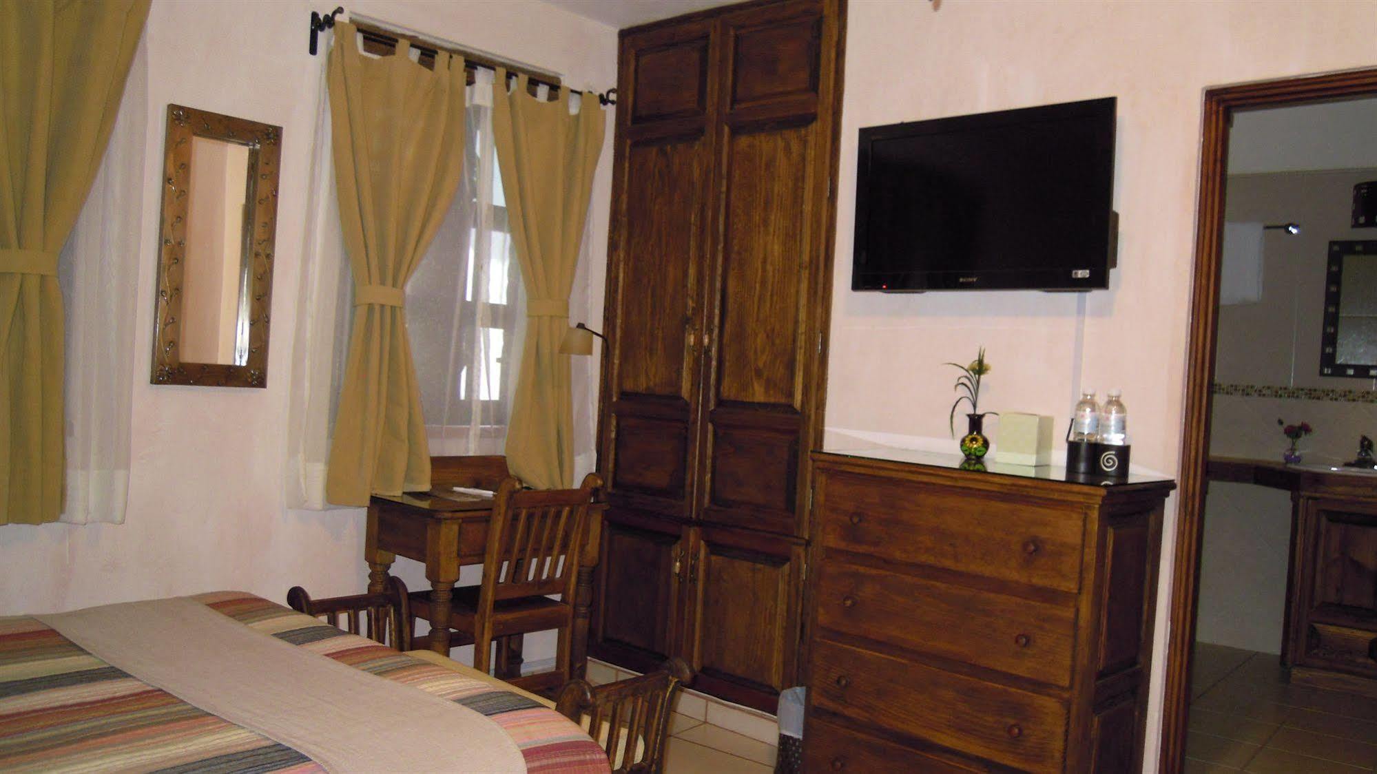 Hotel La Casa Del Laurel Taxco de Alarcon Esterno foto