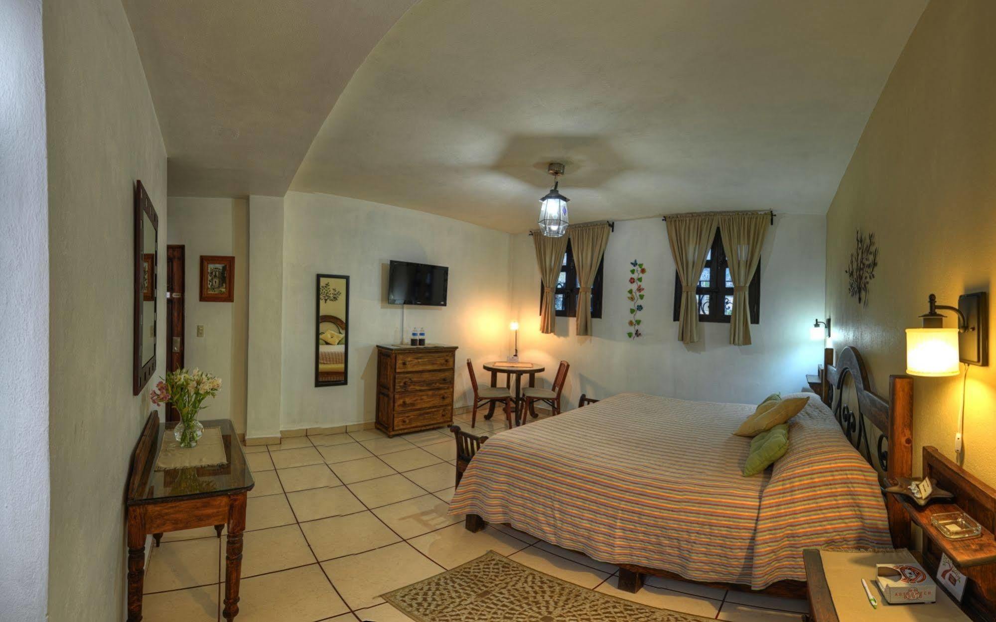 Hotel La Casa Del Laurel Taxco de Alarcon Esterno foto