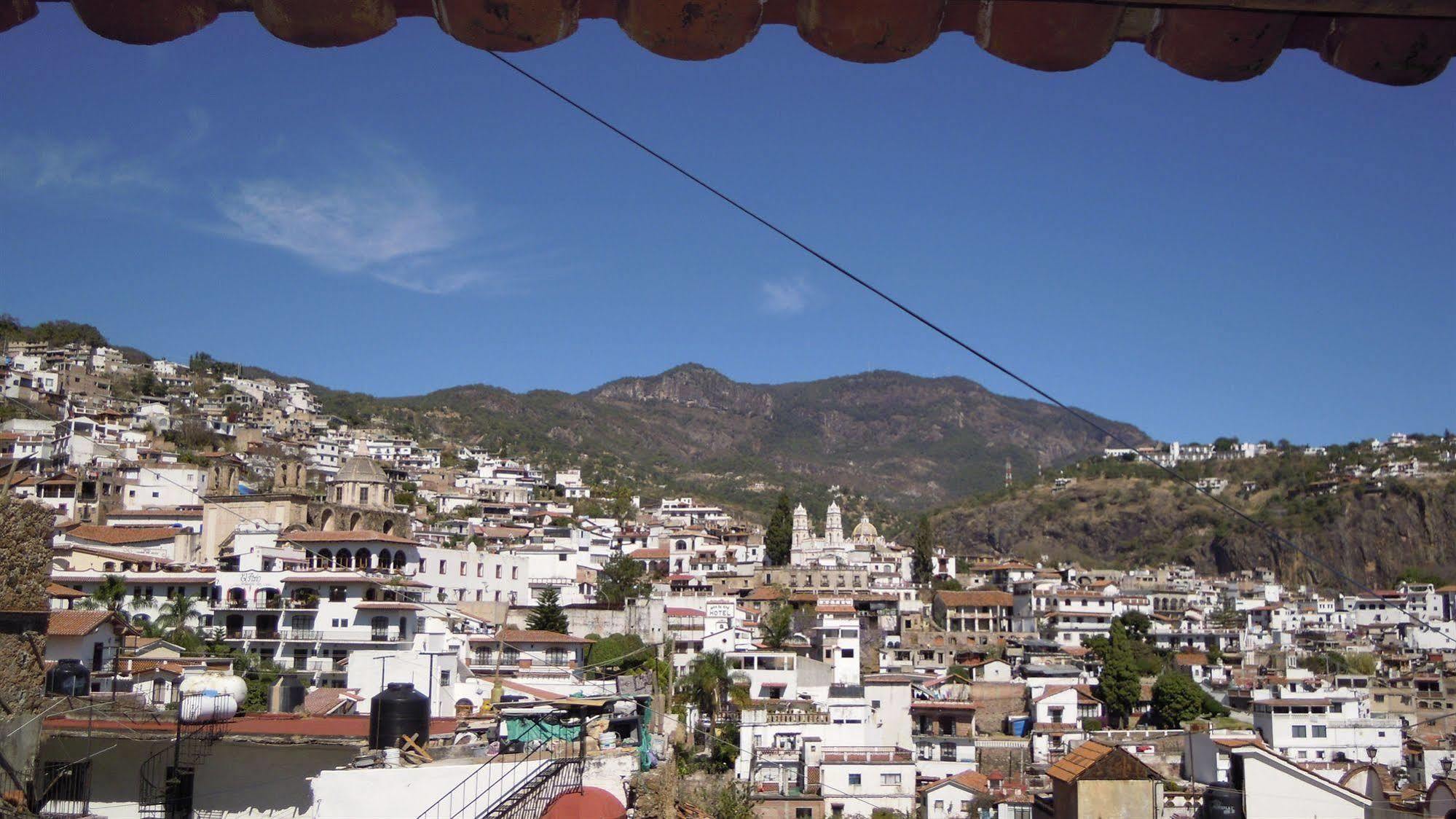 Hotel La Casa Del Laurel Taxco de Alarcon Esterno foto