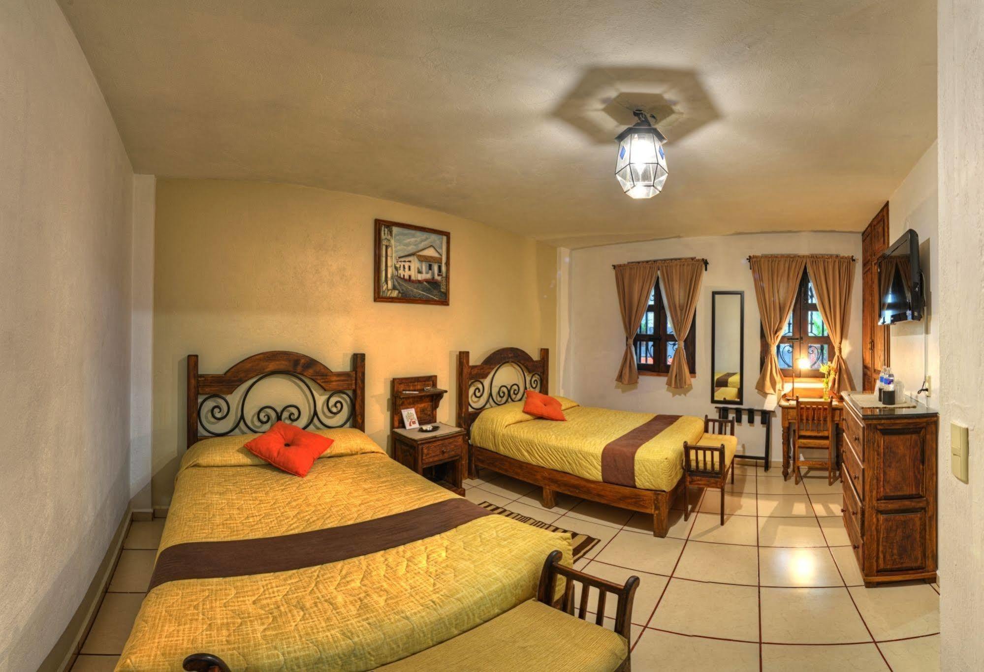 Hotel La Casa Del Laurel Taxco de Alarcon Esterno foto