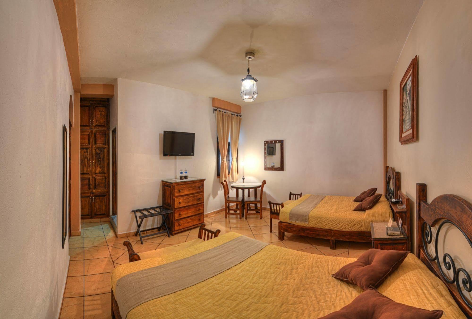 Hotel La Casa Del Laurel Taxco de Alarcon Esterno foto