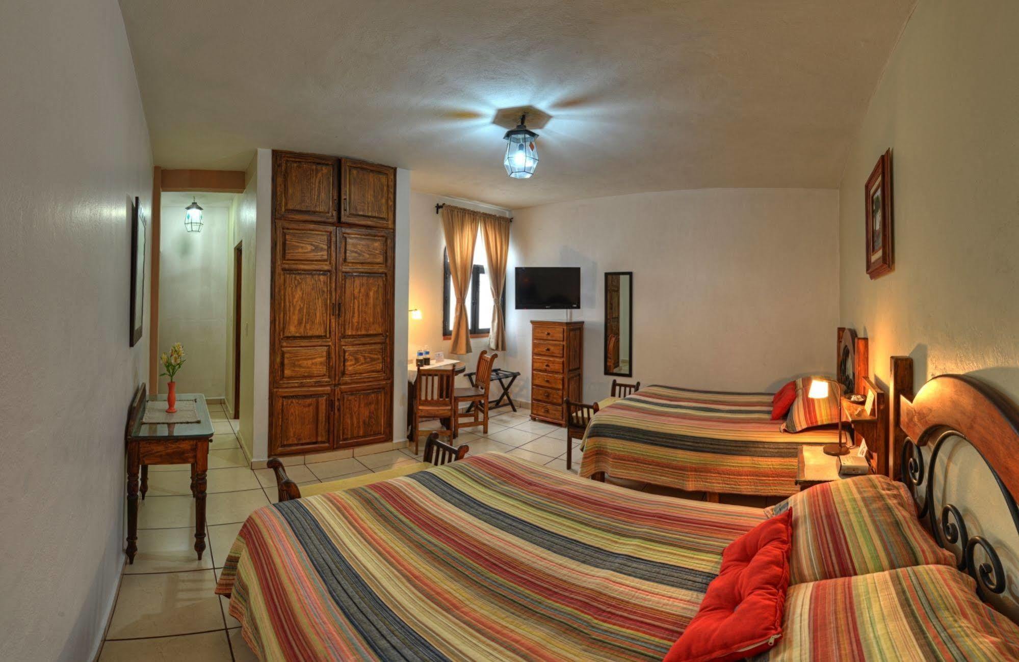 Hotel La Casa Del Laurel Taxco de Alarcon Esterno foto