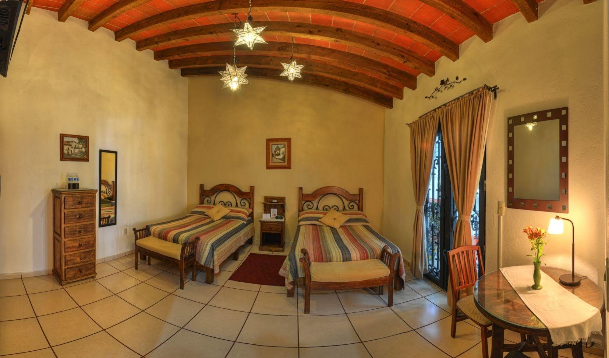 Hotel La Casa Del Laurel Taxco de Alarcon Esterno foto
